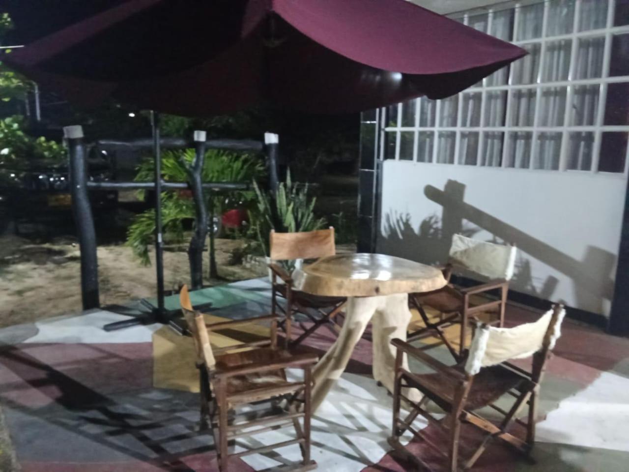 Hotel Flamencamarones Екстериор снимка
